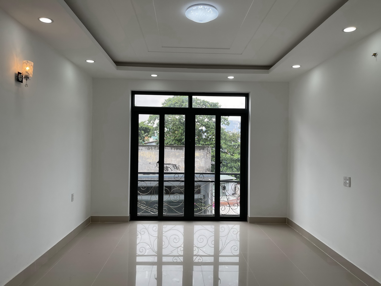 Bán nhà Nguyễn Văn Nghi, Quận Gò Vấp, Tuyệt phẩm 4 lầu thiết kế Cổ Điển tuyệt đẹp, khu dân trí cao
